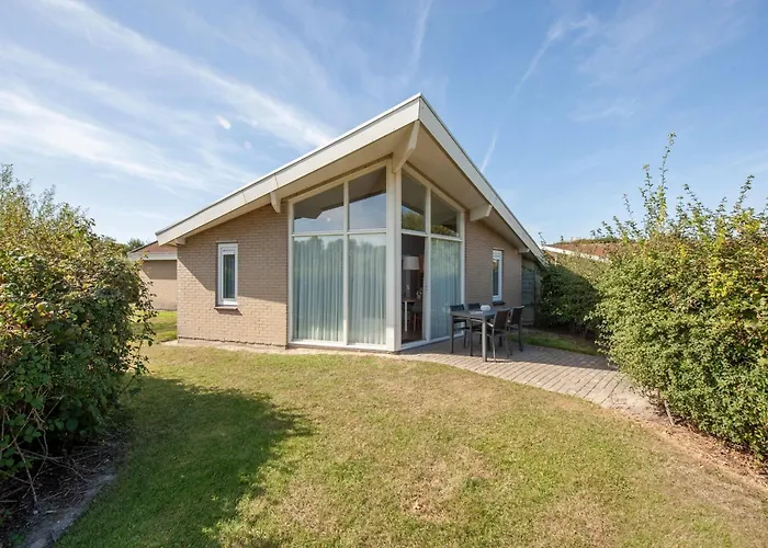 Restyled Bungalow With Dishwasher, Near Domburg